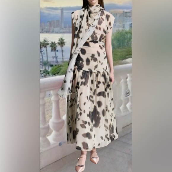 ZARA VOLUMINOUS ANIMAL PRINT DRESS BLACK/IVORY 
 #zara limited #chic dress - Picture 2 of 8